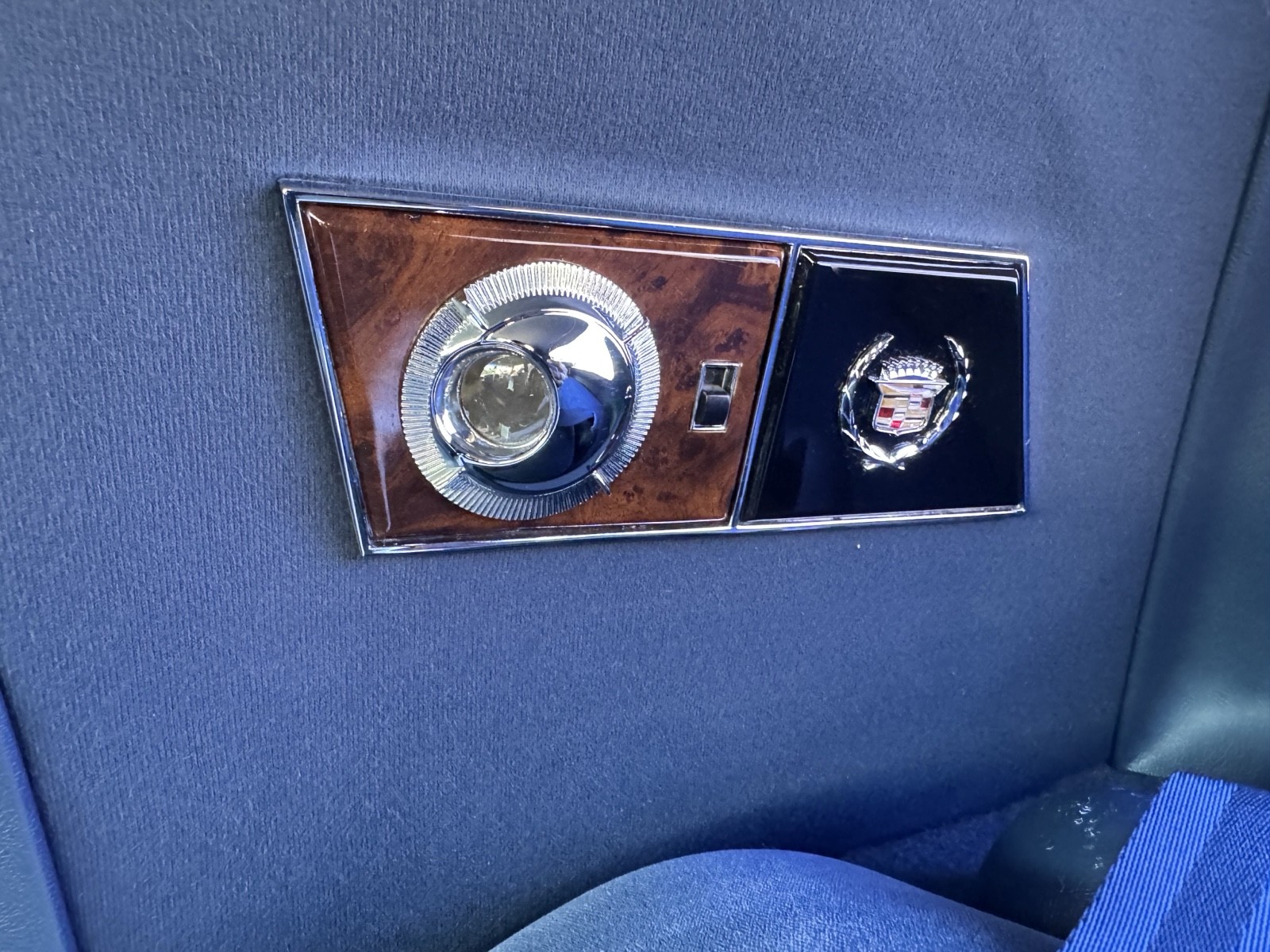 Cadillac-Brougham-1991-Sedan-28