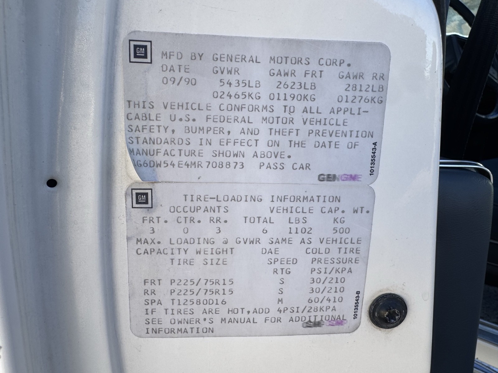 Cadillac-Brougham-1991-Sedan-32