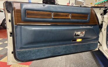 Cadillac-Coupe-DeVille-1975-38