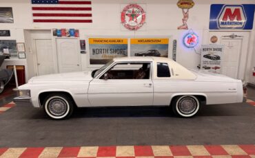 Cadillac-Coupe-DeVille-1979-2-Door-3