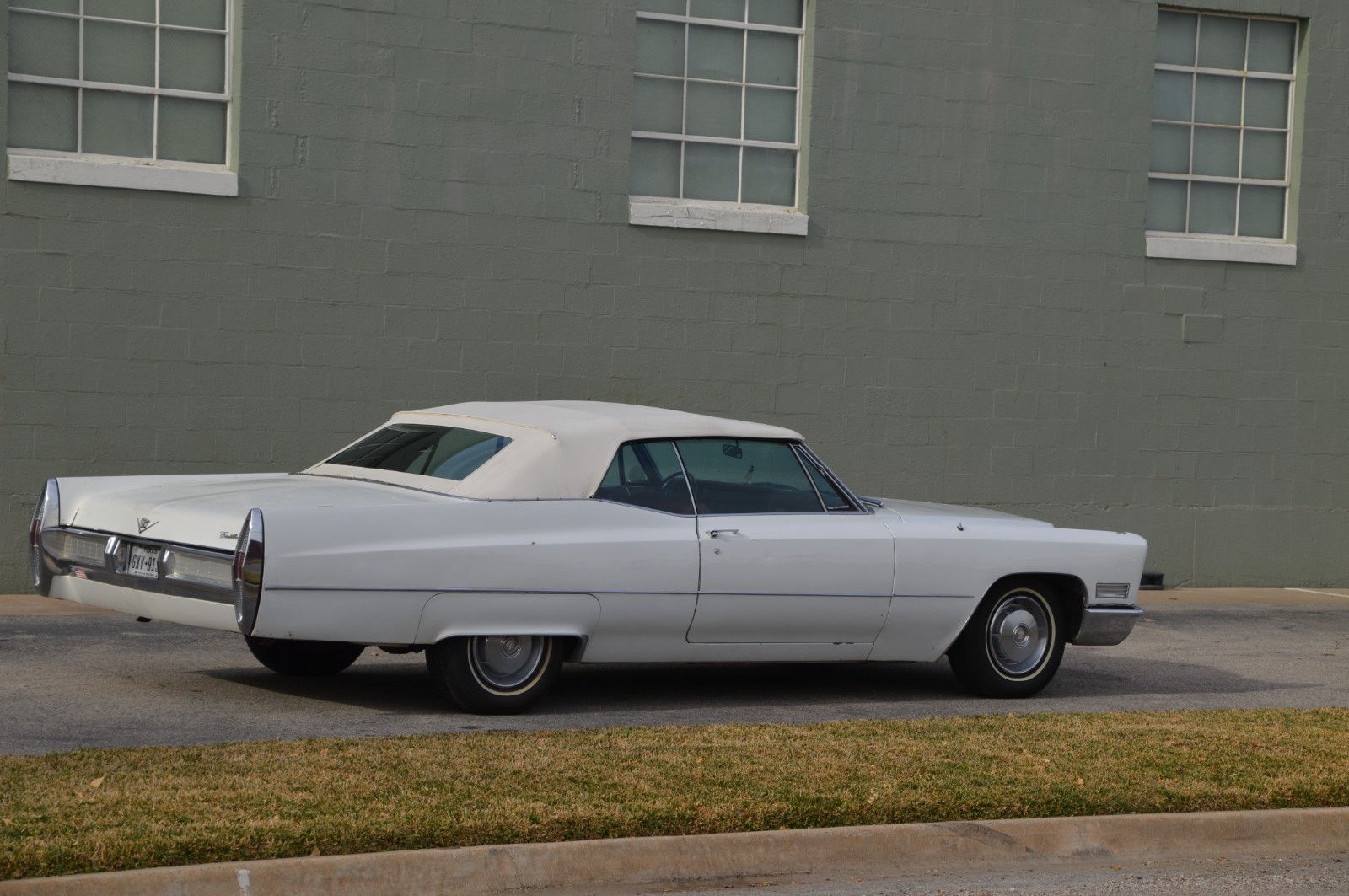 Cadillac-DE-VILLE-1967-Convertible-5