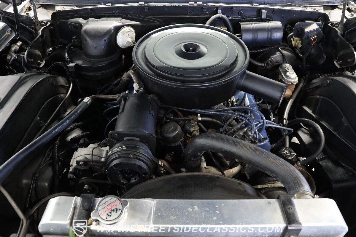 Cadillac-DeVille-1964-Convertible-3