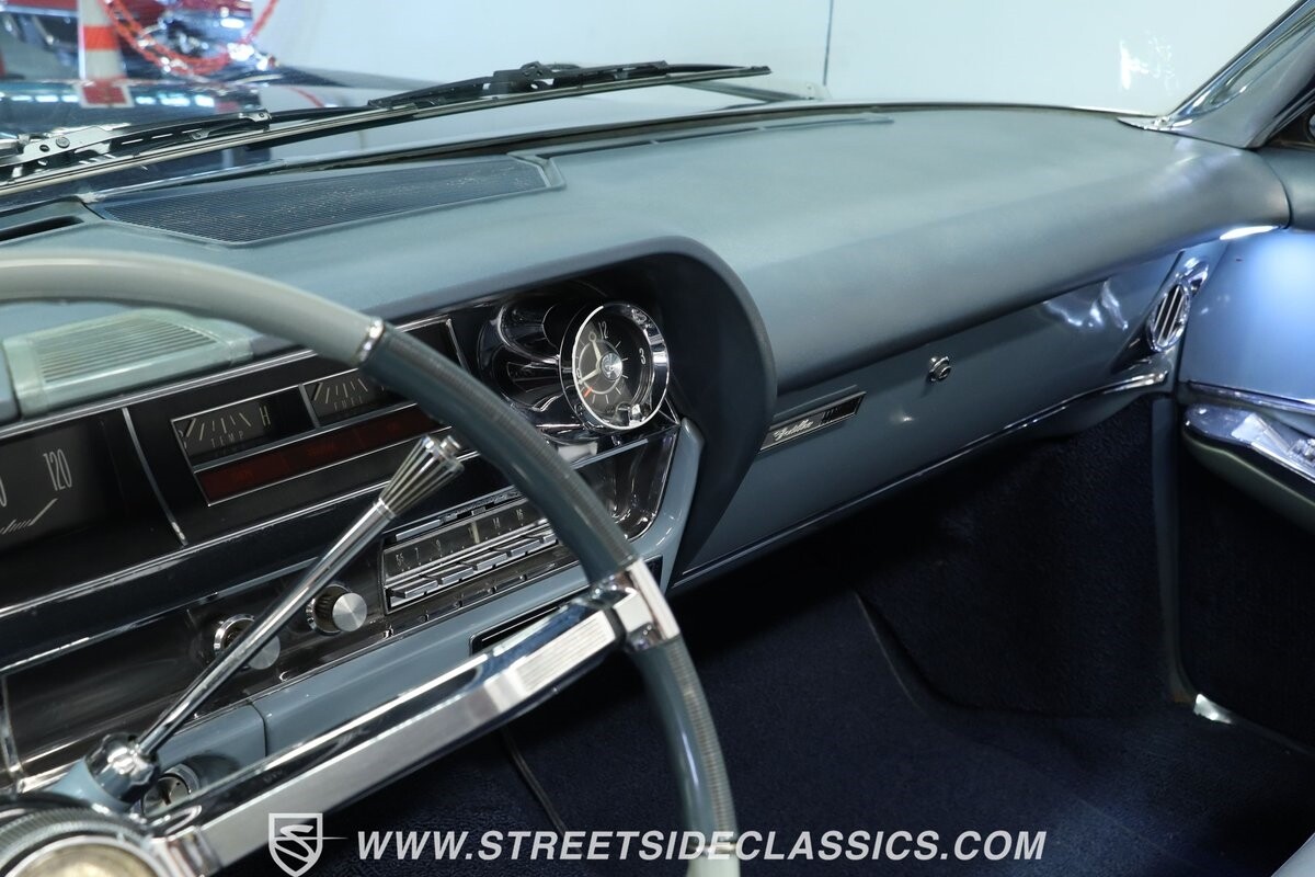 Cadillac-DeVille-1964-Convertible-38