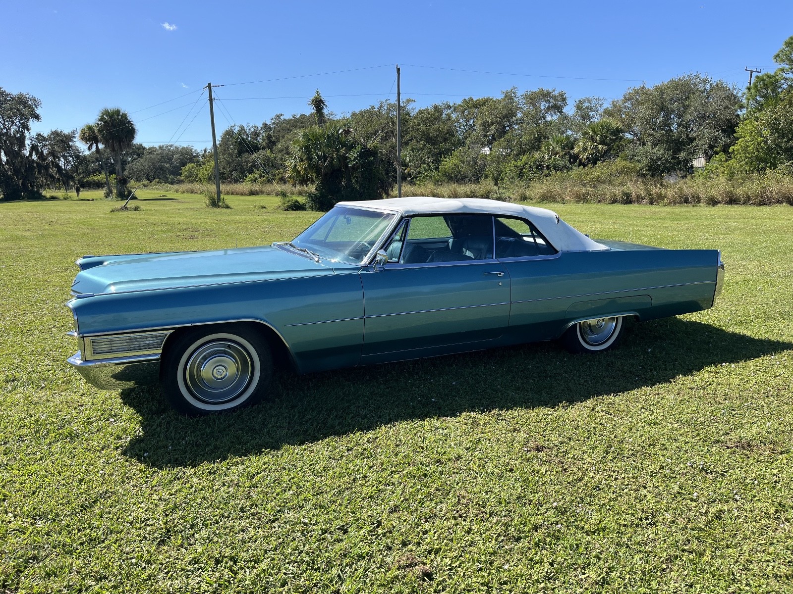 Cadillac-DeVille-1965-Convertible-10