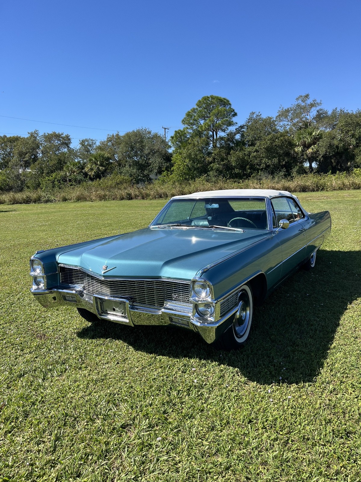 Cadillac-DeVille-1965-Convertible-11