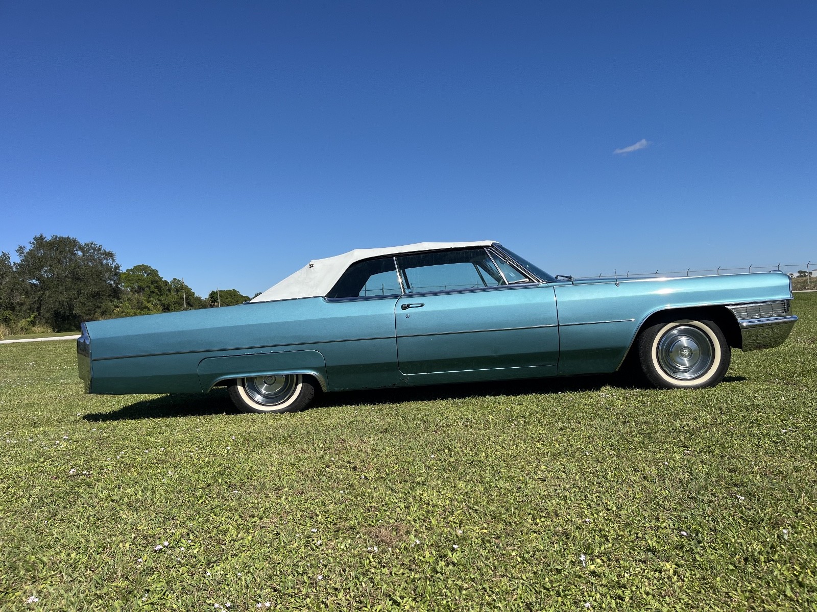 Cadillac-DeVille-1965-Convertible-16