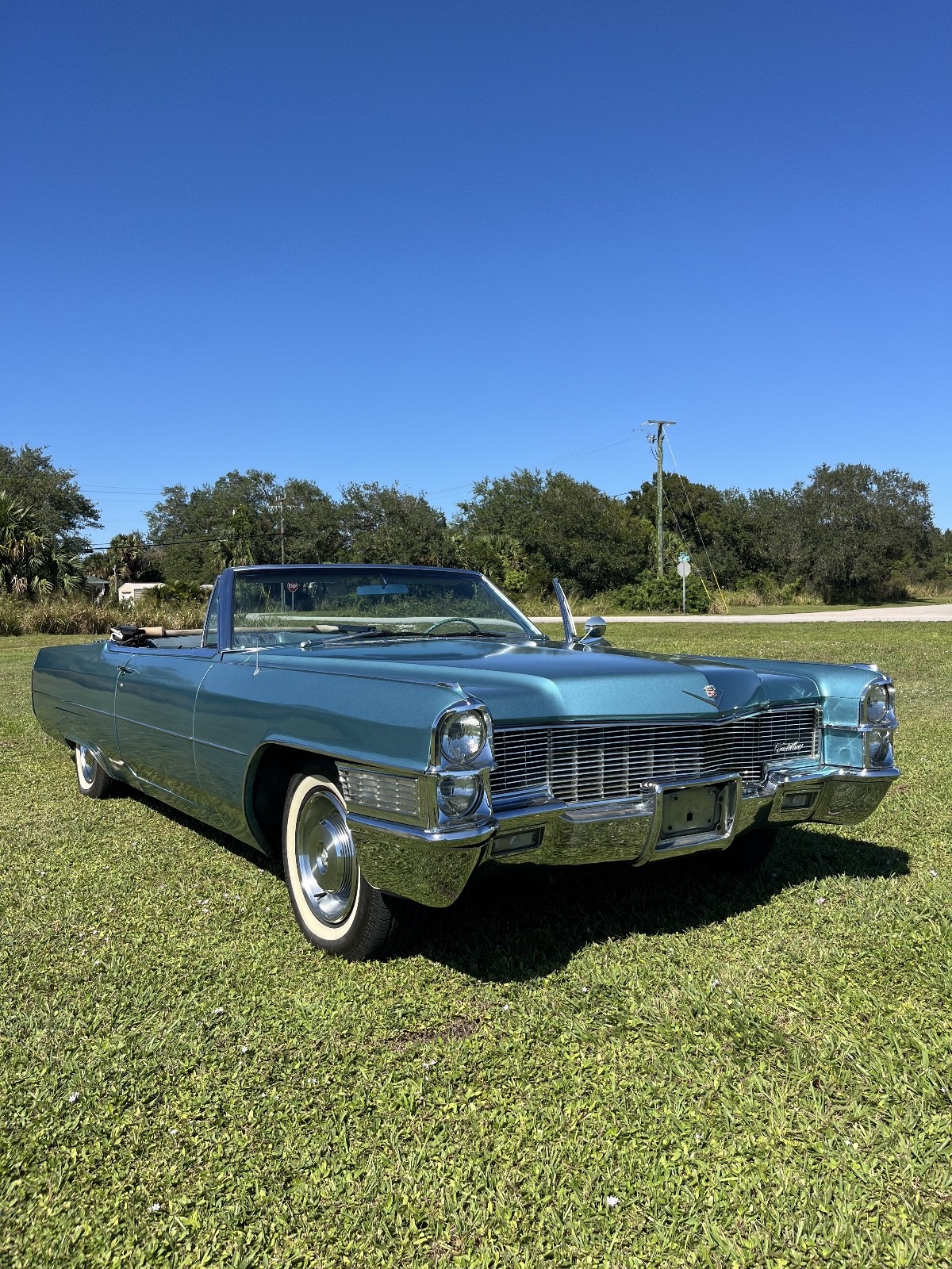 Cadillac-DeVille-1965-Convertible-21