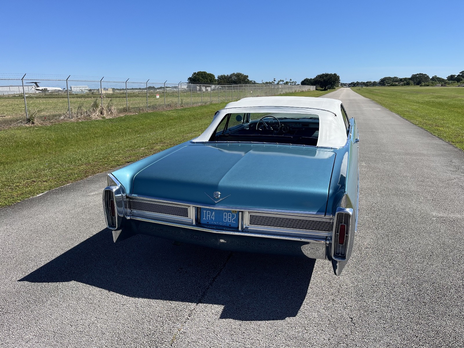 Cadillac-DeVille-1965-Convertible-6