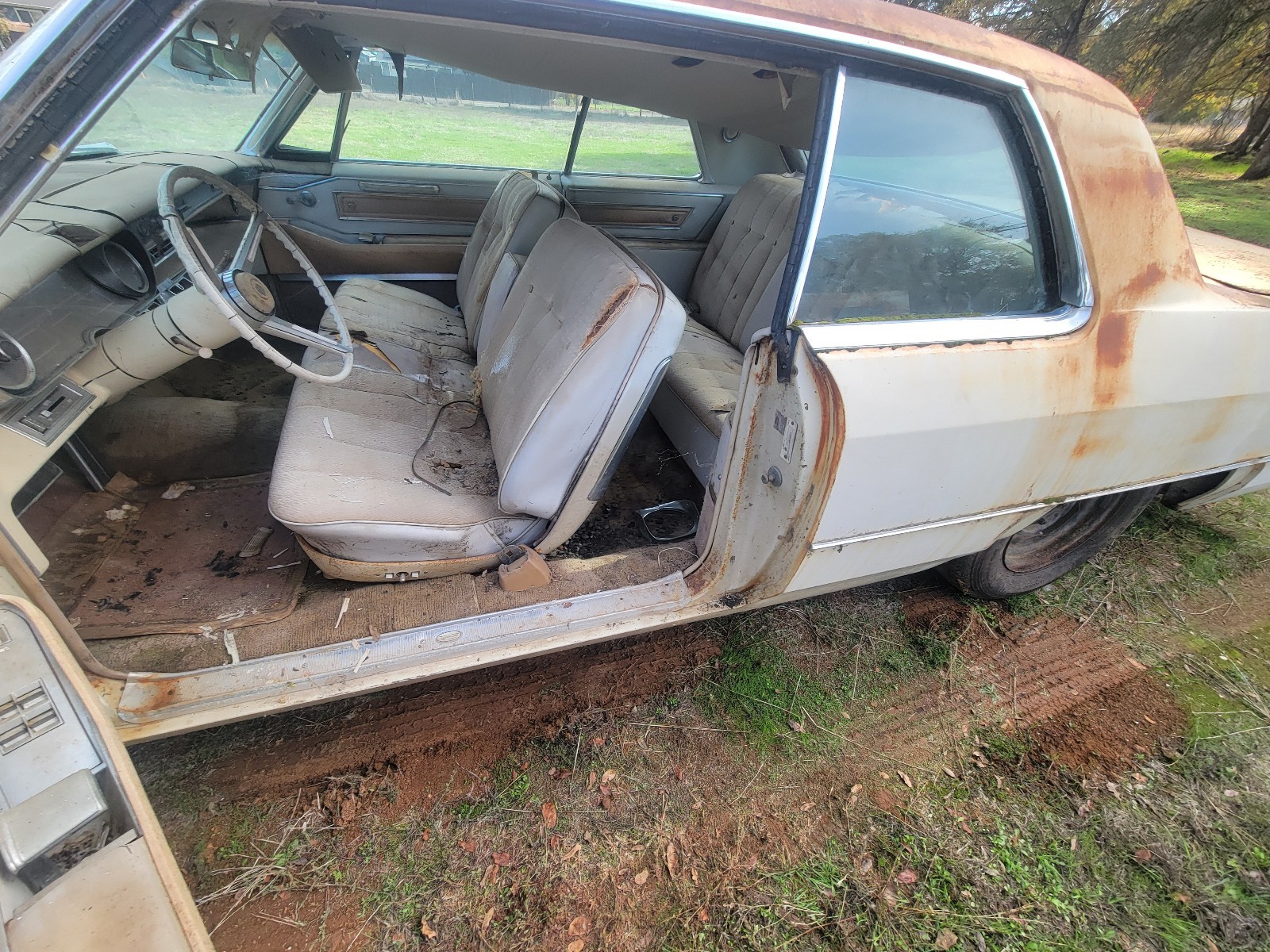 Cadillac-DeVille-1966-18