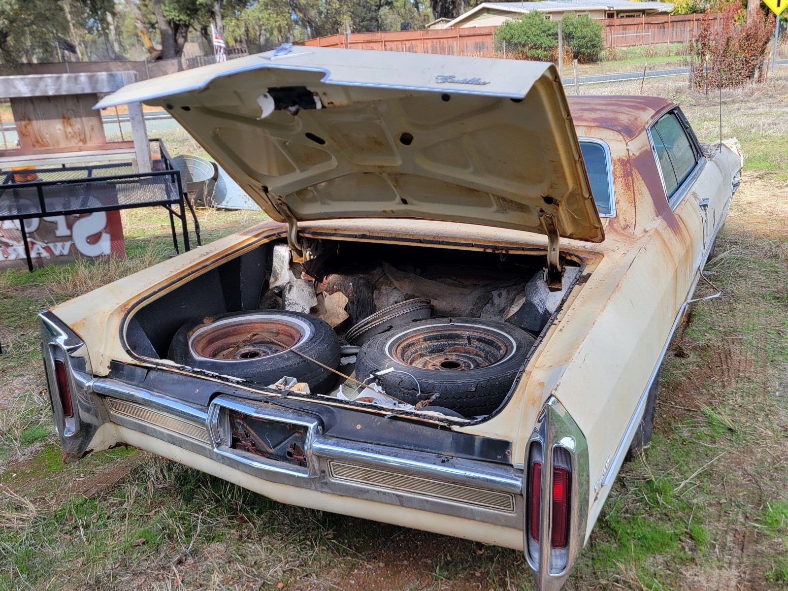 Cadillac-DeVille-1966-23