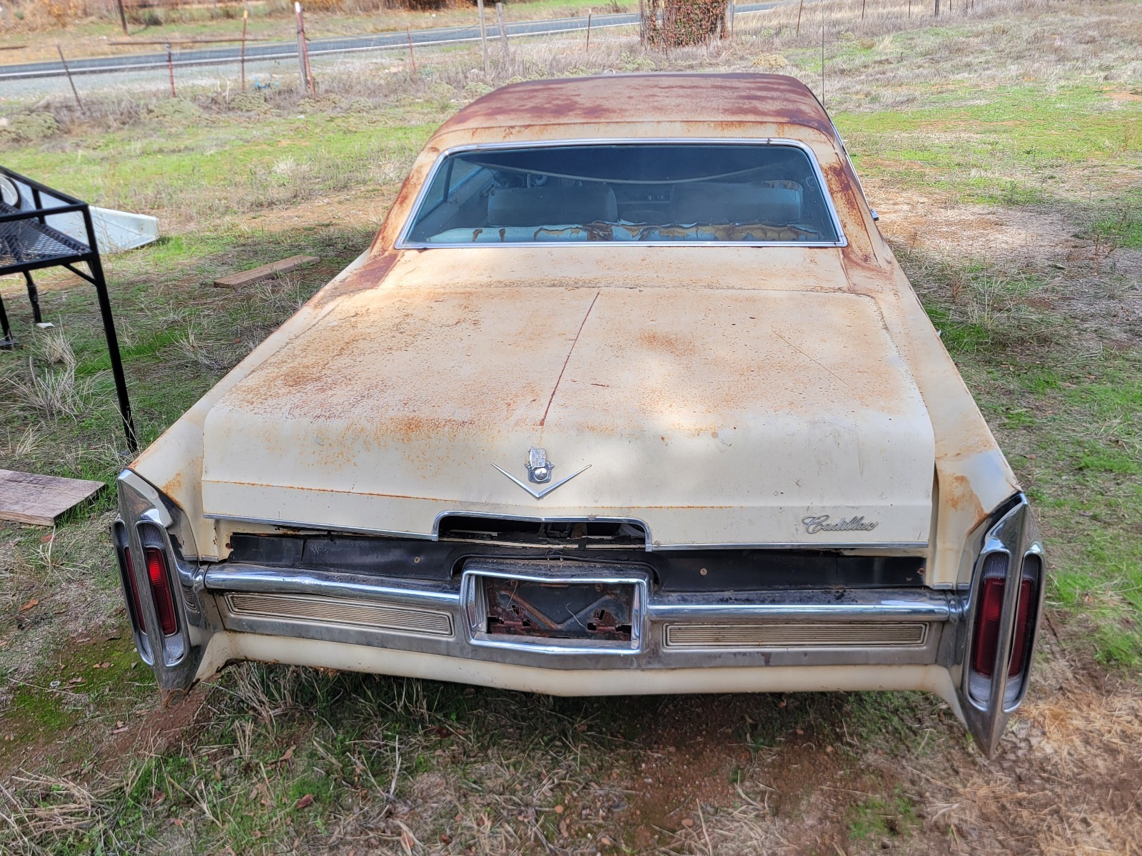 Cadillac-DeVille-1966-3