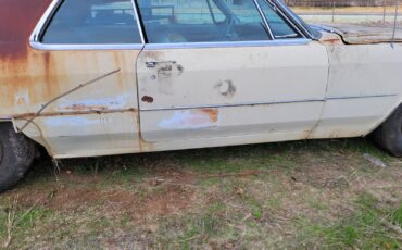 Cadillac-DeVille-1966-7