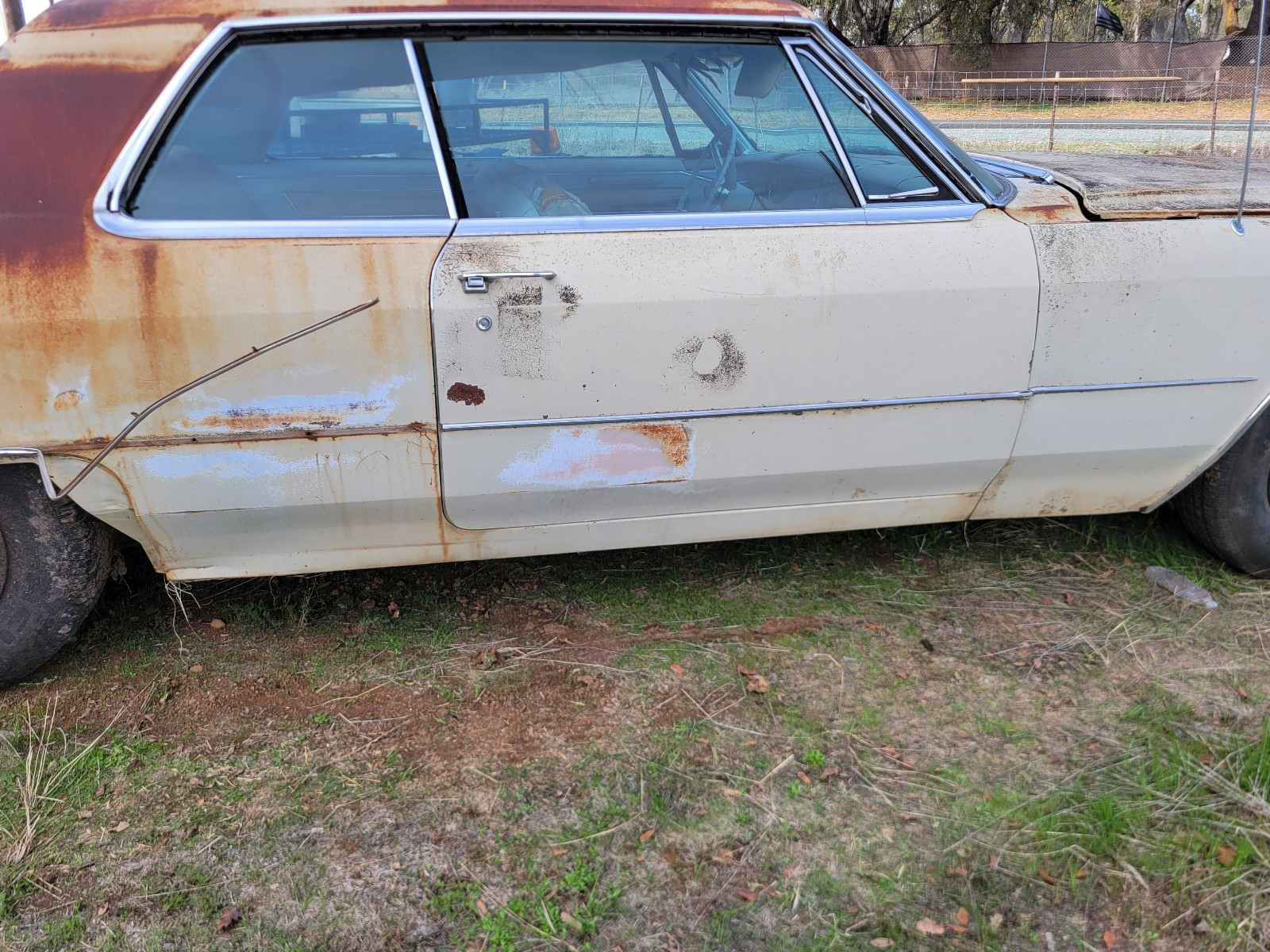 Cadillac-DeVille-1966-7