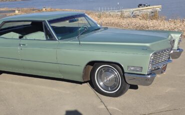 Cadillac-DeVille-1967-Sedan-11