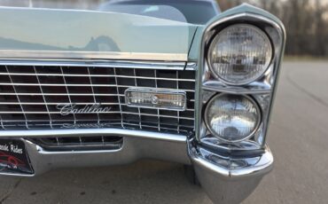Cadillac-DeVille-1967-Sedan-30