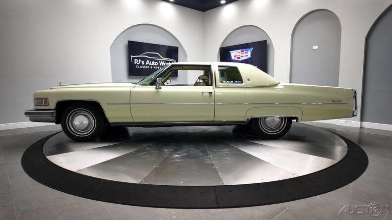 Cadillac-DeVille-1976-1