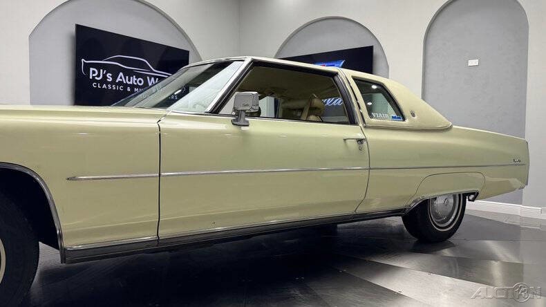 Cadillac-DeVille-1976-15