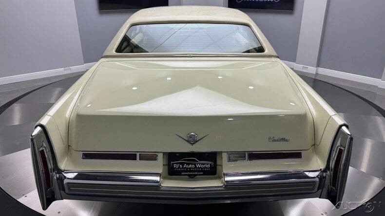 Cadillac-DeVille-1976-18