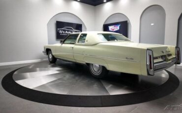 Cadillac-DeVille-1976-3