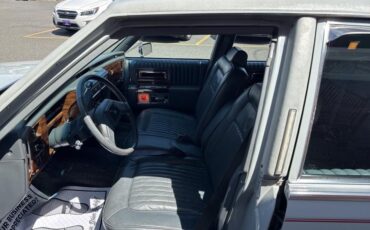 Cadillac-DeVille-1989-Sedan-14