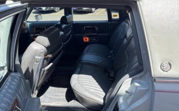 Cadillac-DeVille-1989-Sedan-17