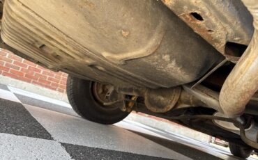 Cadillac-DeVille-1989-Sedan-30