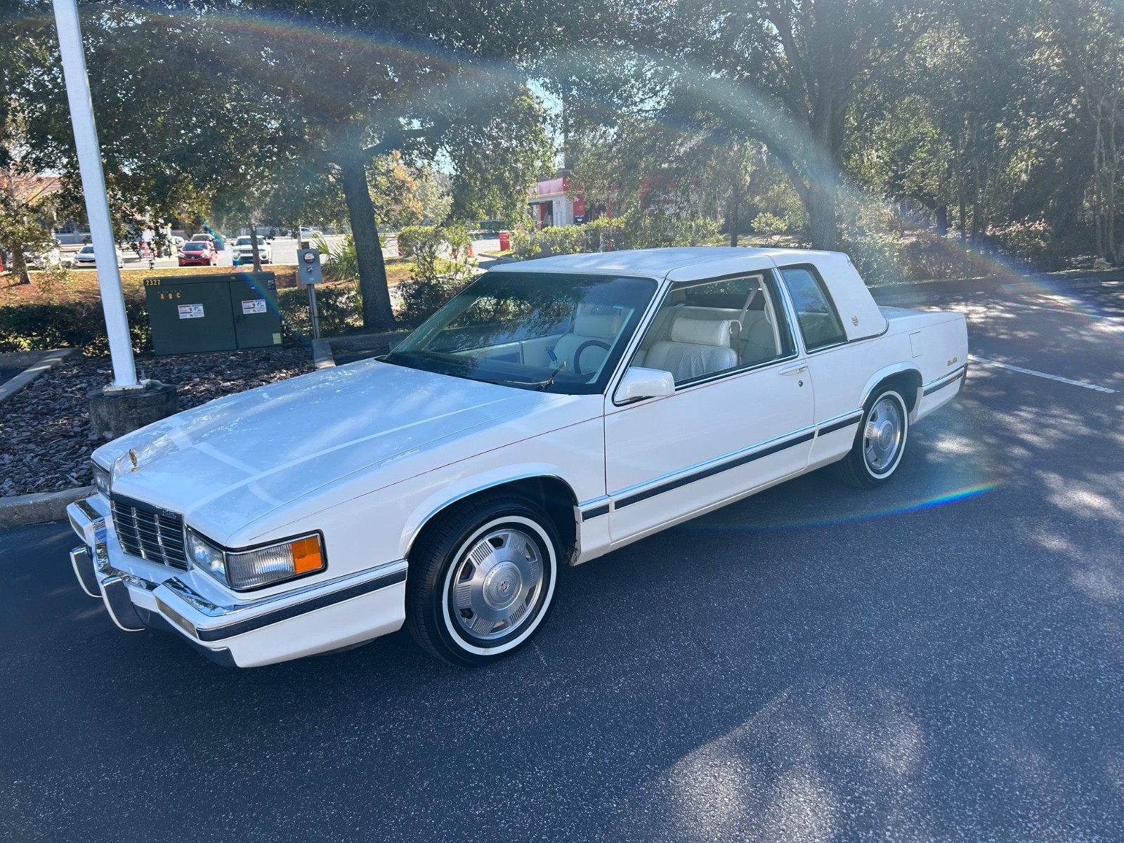 Cadillac-DeVille-1992-Coupe-17