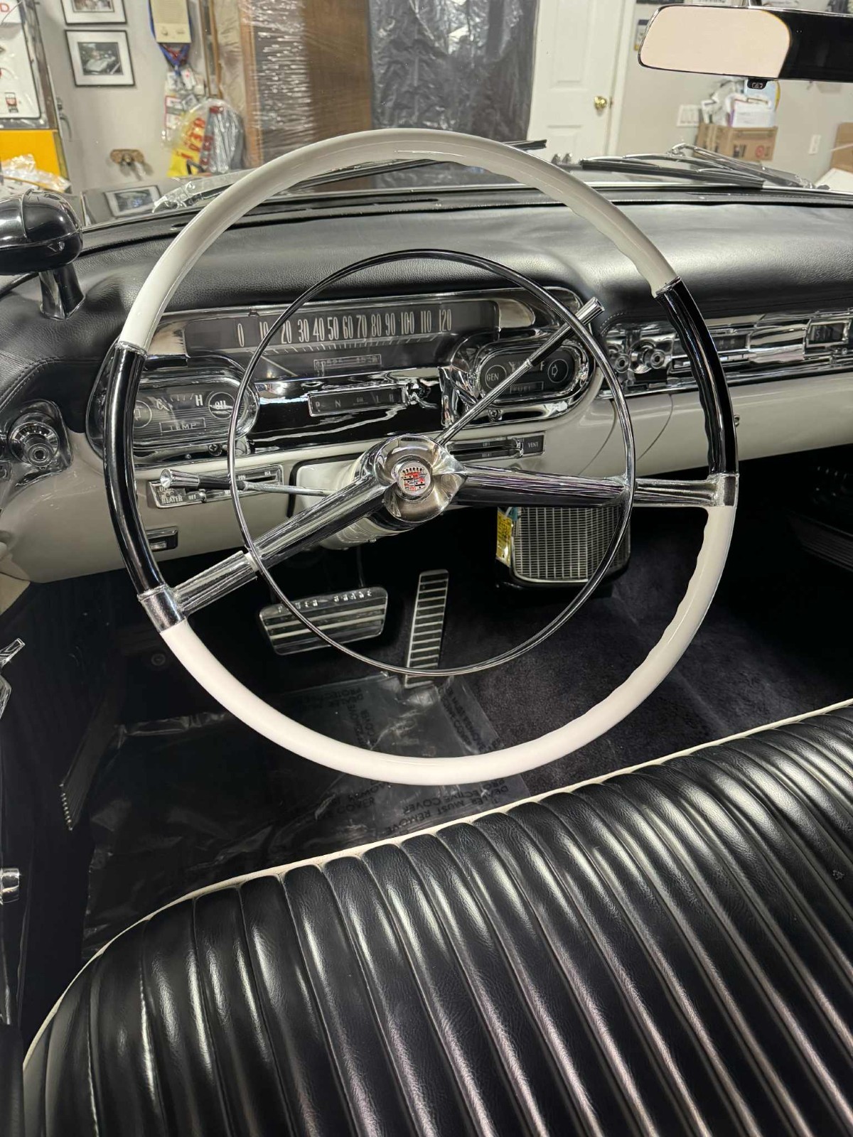 Cadillac-Eldorado-1957-Convertible-14