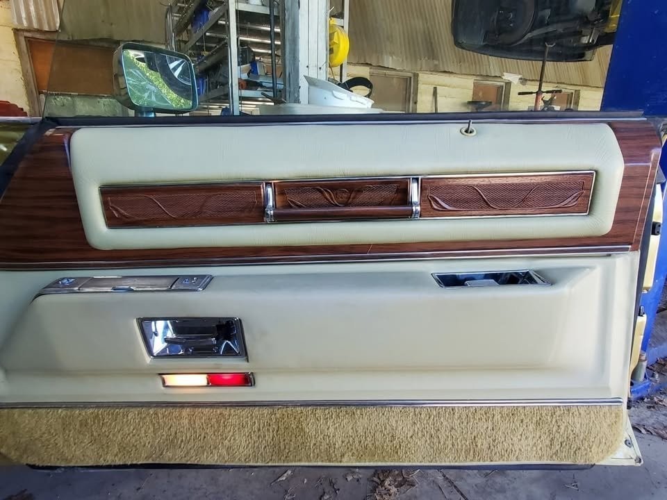 Cadillac-Eldorado-1976-11