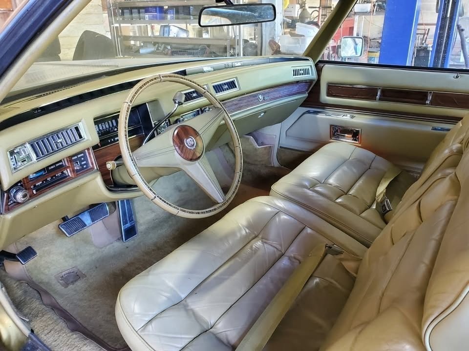 Cadillac-Eldorado-1976-12