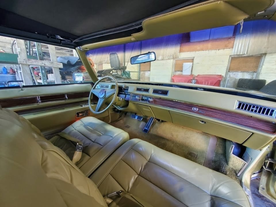 Cadillac-Eldorado-1976-9