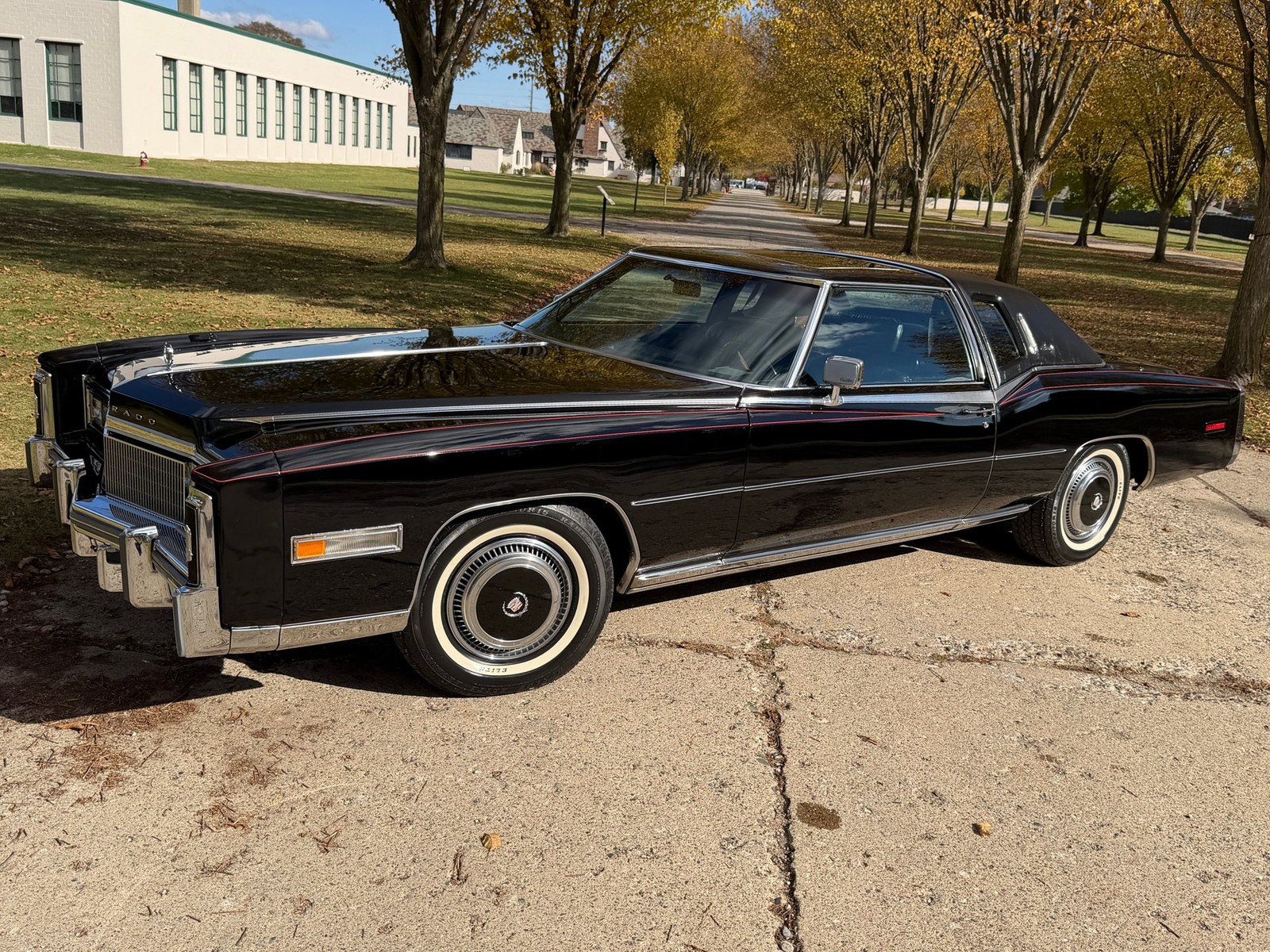 Cadillac-Eldorado-1977