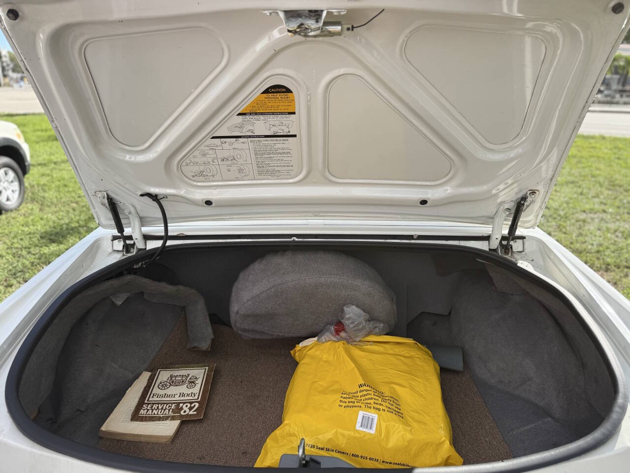 Cadillac-Eldorado-1982-Coupe-26