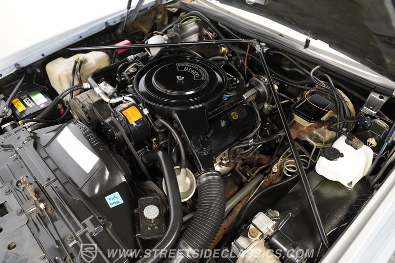 Cadillac-Eldorado-1983-Silver-Gray-10