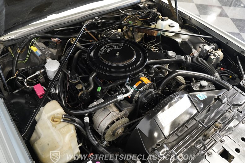 Cadillac-Eldorado-1983-Silver-Gray-12