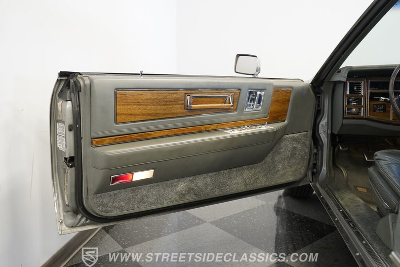 Cadillac-Eldorado-1983-Silver-Gray-14