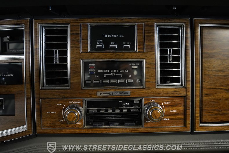 Cadillac-Eldorado-1983-Silver-Gray-45