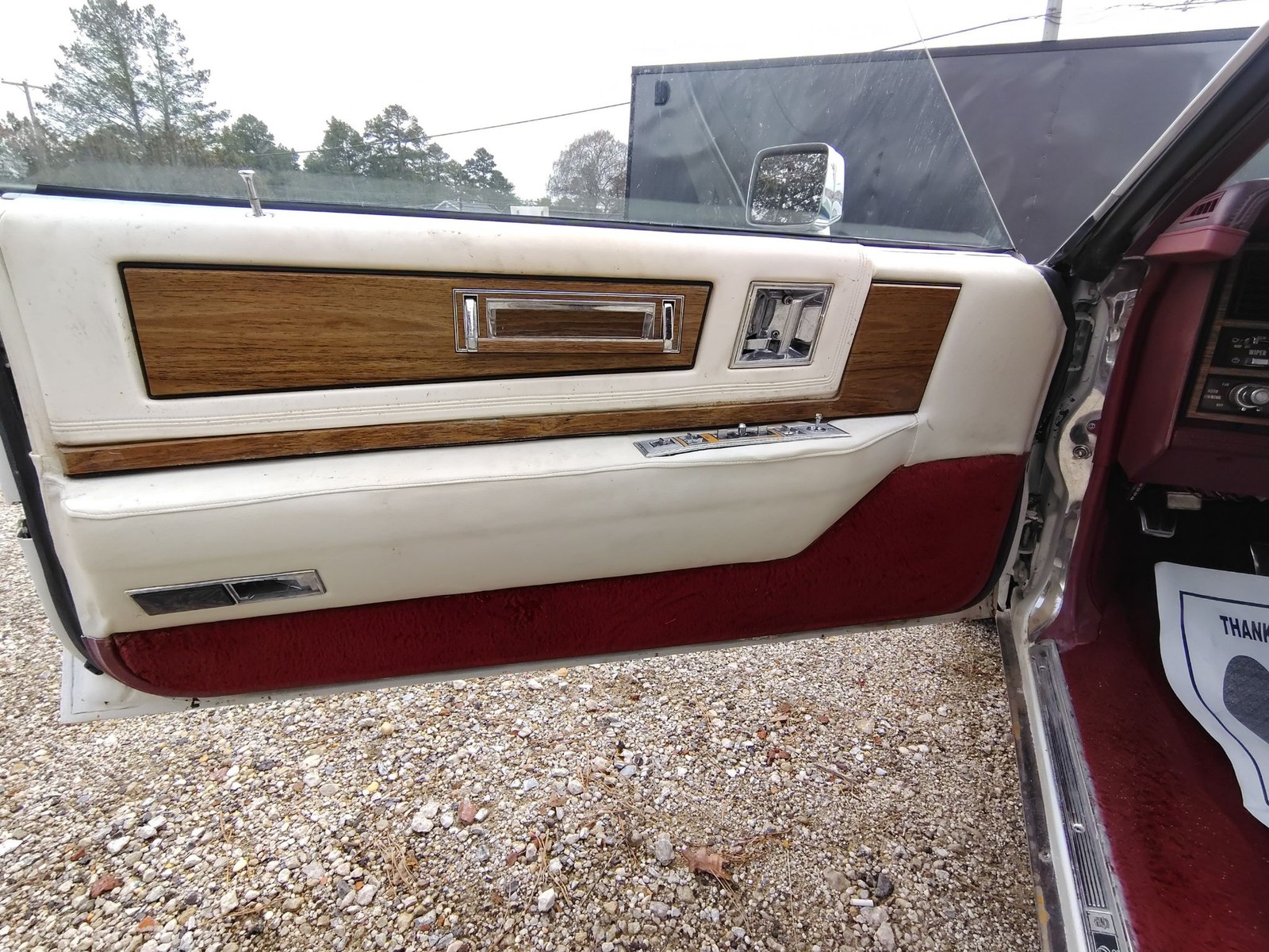 Cadillac-Eldorado-1985-Biarritz-14