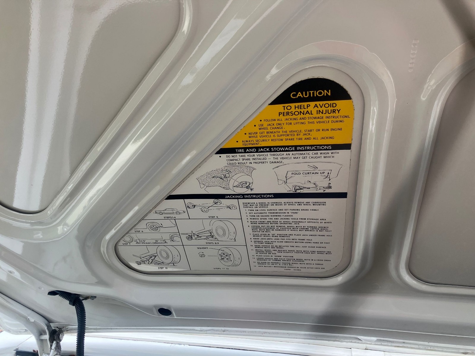 Cadillac-Eldorado-1985-Biarritz-25