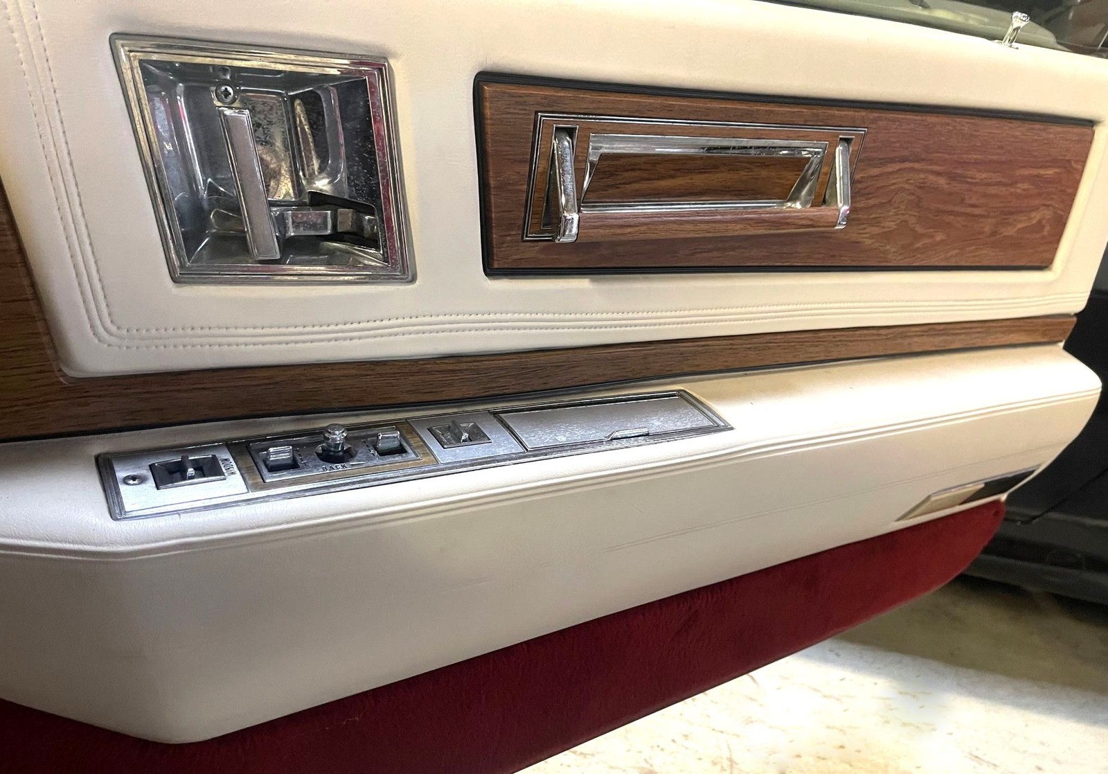 Cadillac-Eldorado-1985-Convertible-25