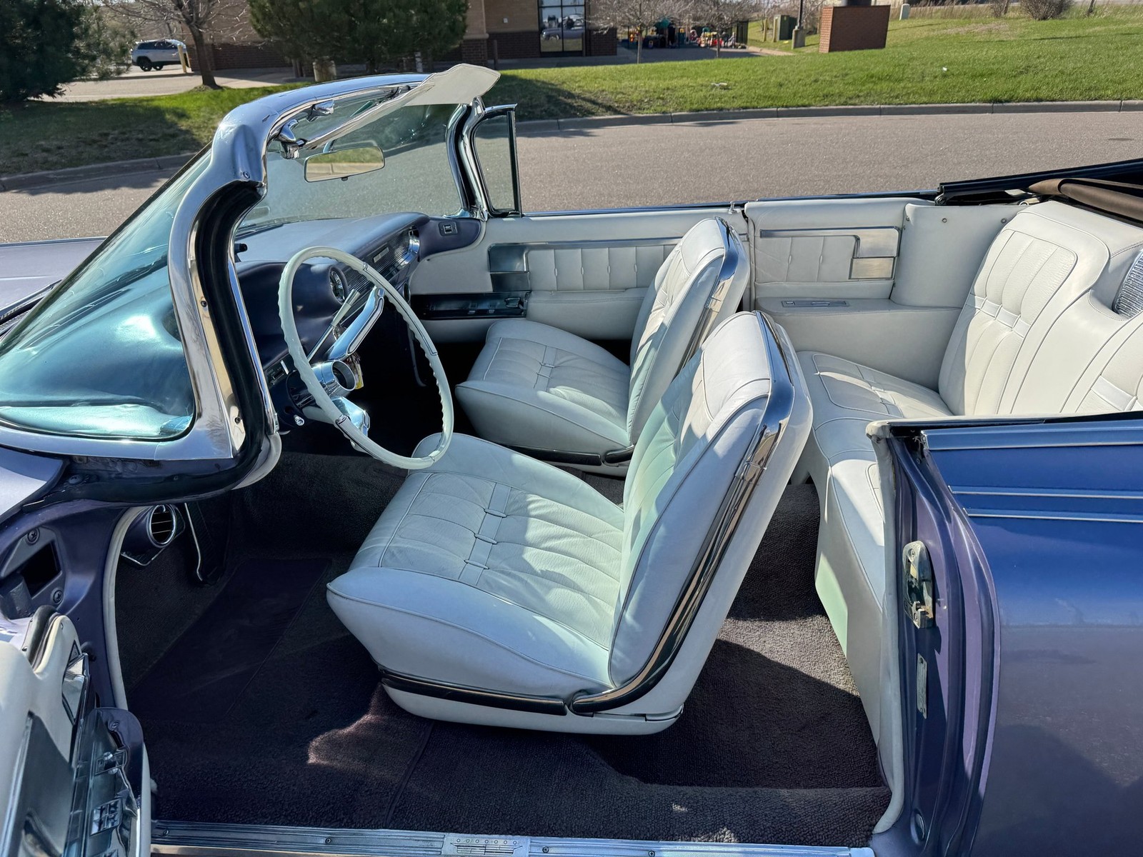 Cadillac-Eldorado-Biarritz-Convertible-1960-Convertible-10