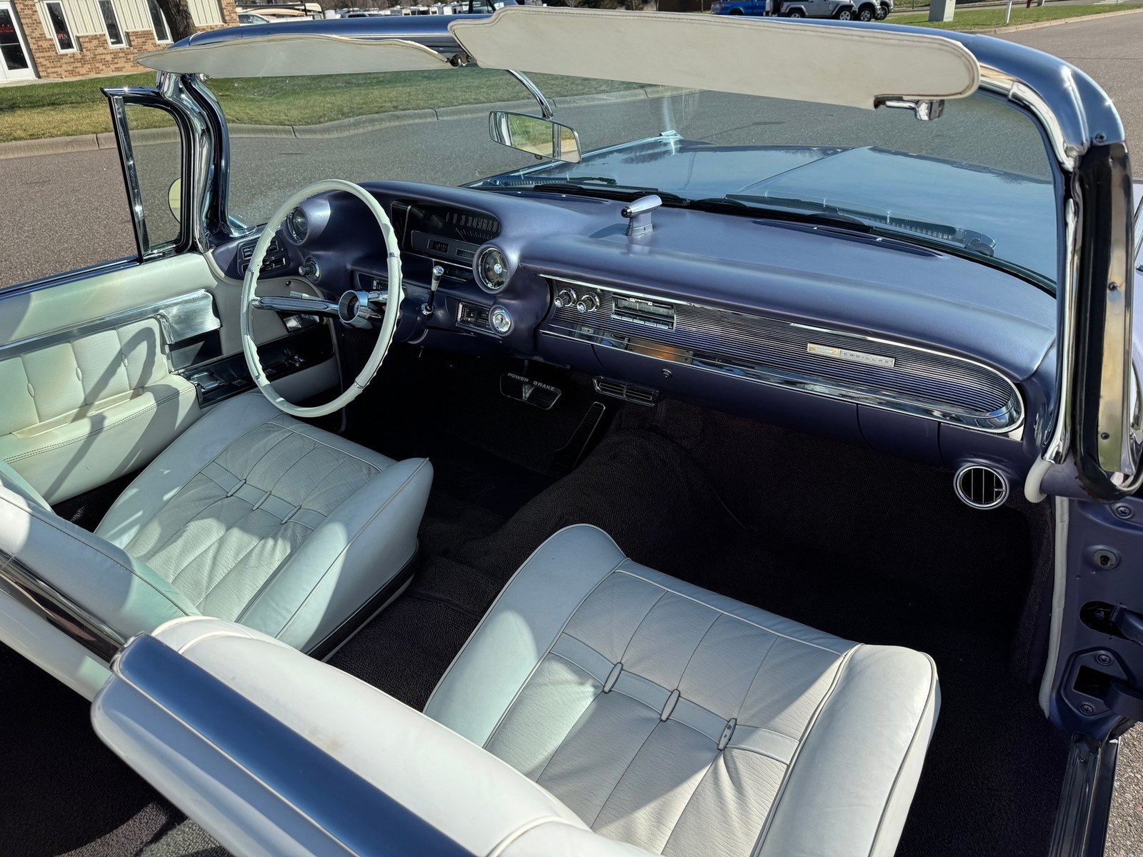 Cadillac-Eldorado-Biarritz-Convertible-1960-Convertible-12