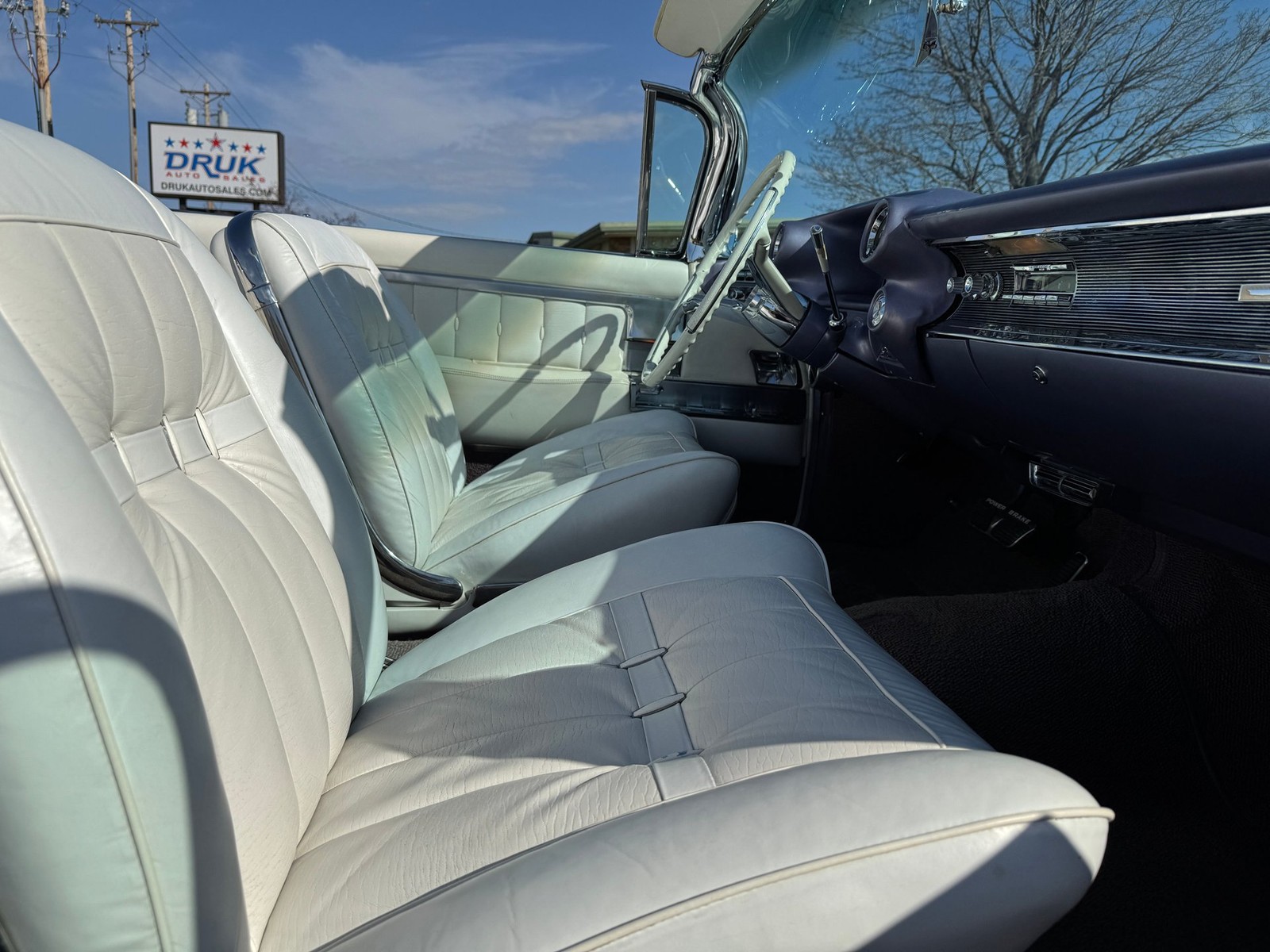 Cadillac-Eldorado-Biarritz-Convertible-1960-Convertible-14