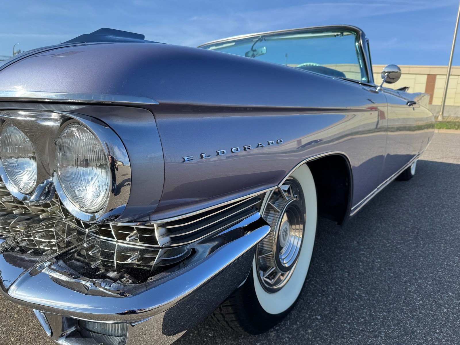 Cadillac-Eldorado-Biarritz-Convertible-1960-Convertible-21