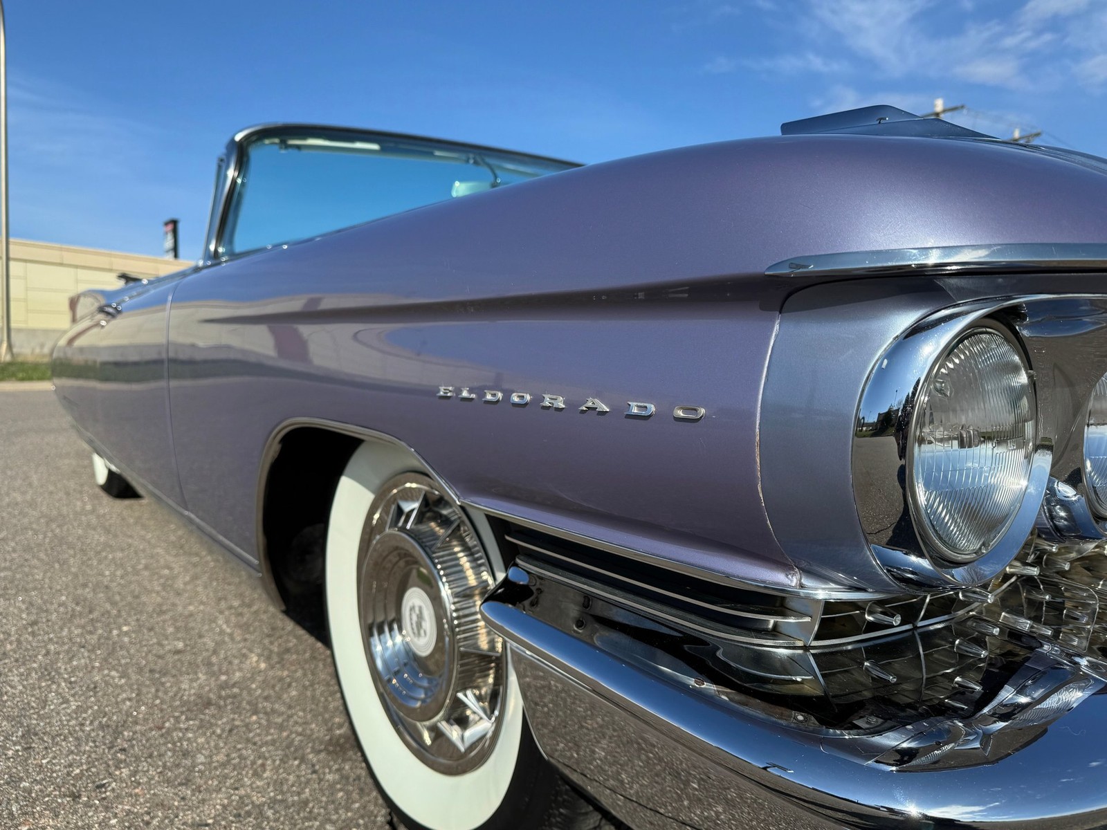 Cadillac-Eldorado-Biarritz-Convertible-1960-Convertible-25