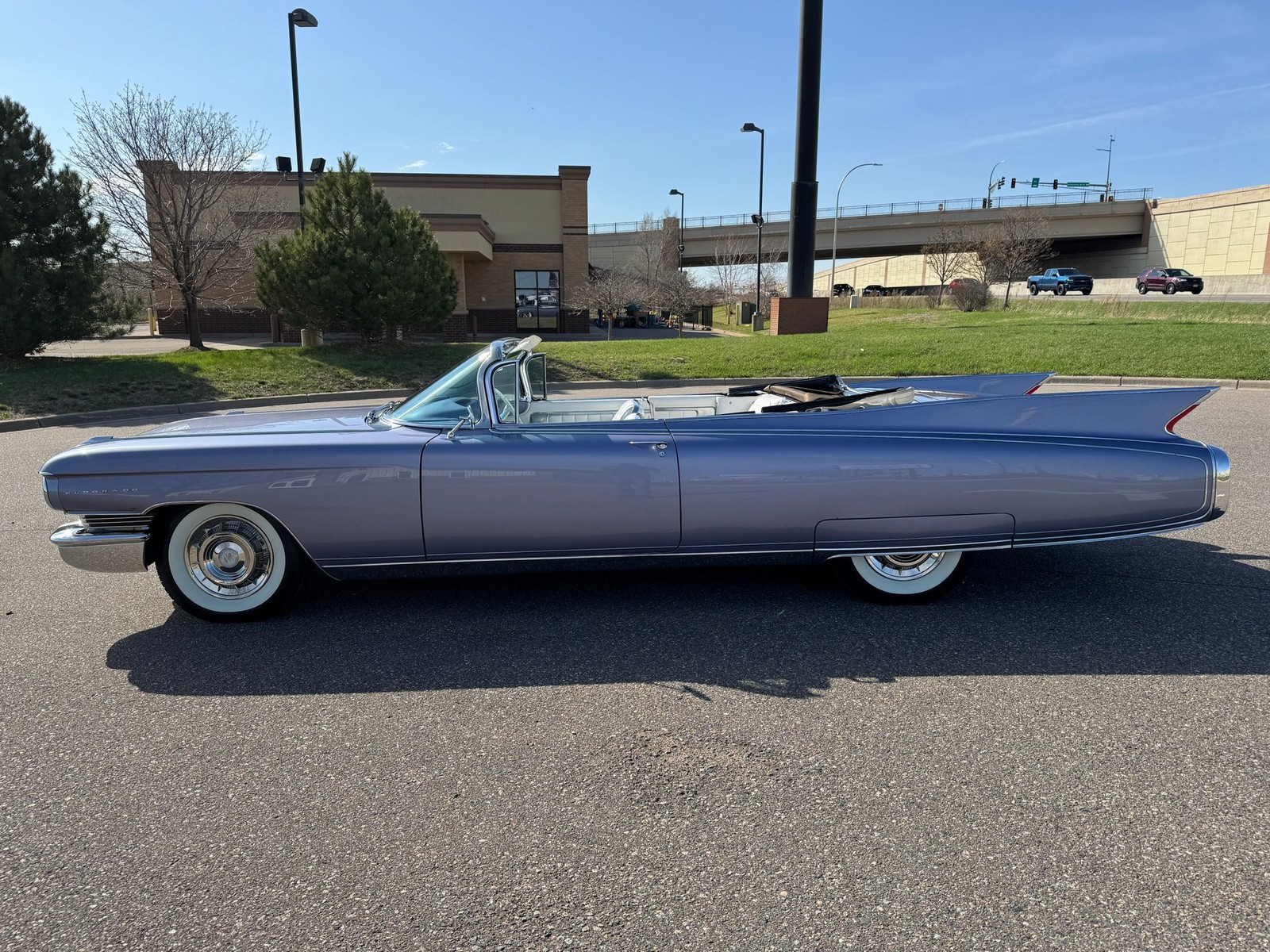 Cadillac-Eldorado-Biarritz-Convertible-1960-Convertible-6