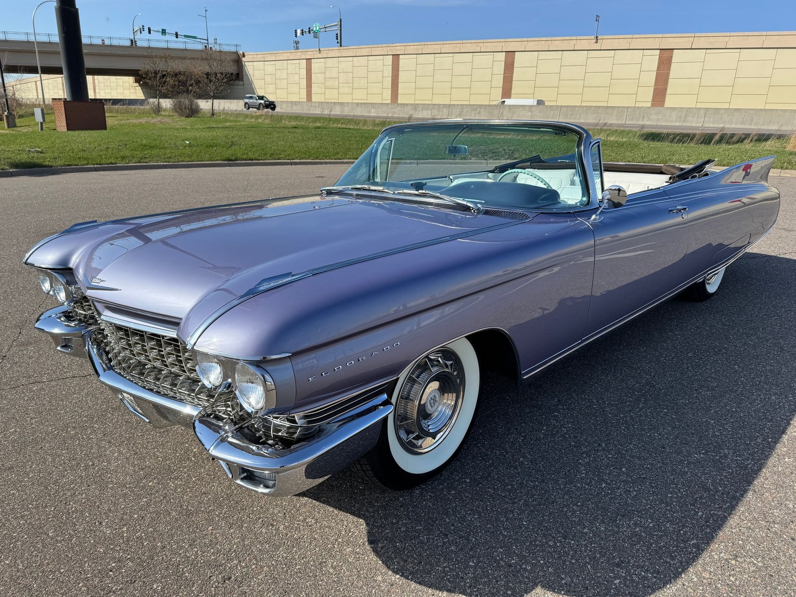 Cadillac-Eldorado-Biarritz-Convertible-1960-Convertible-7