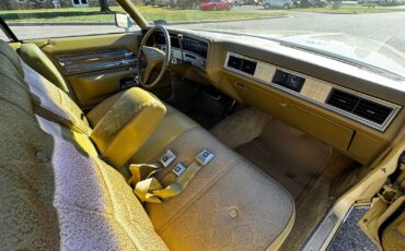 Cadillac-Sedan-DeVille-1971-Sedan-13