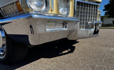 Cadillac-Sedan-DeVille-1971-Sedan-22