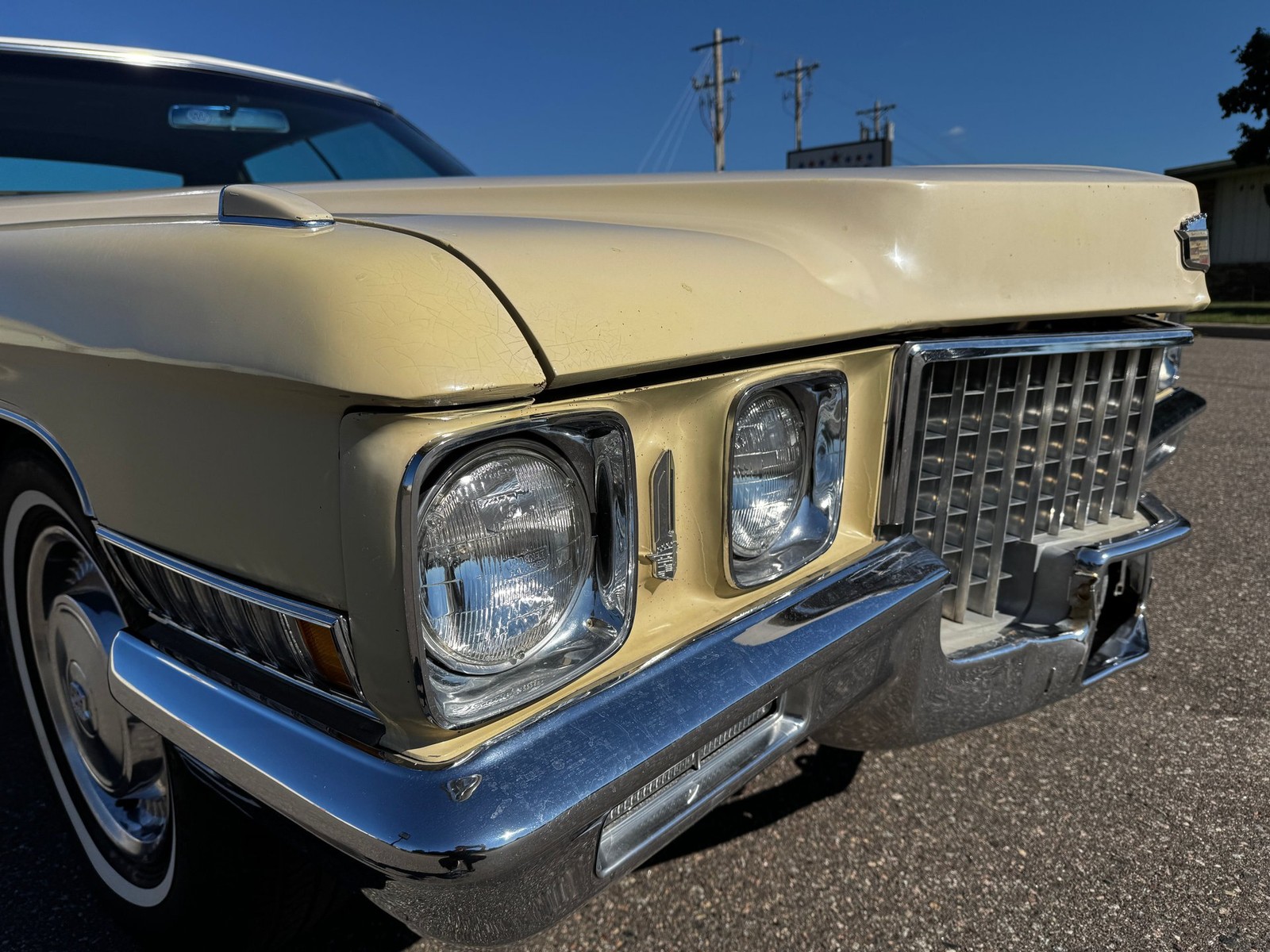 Cadillac-Sedan-DeVille-1971-Sedan-23